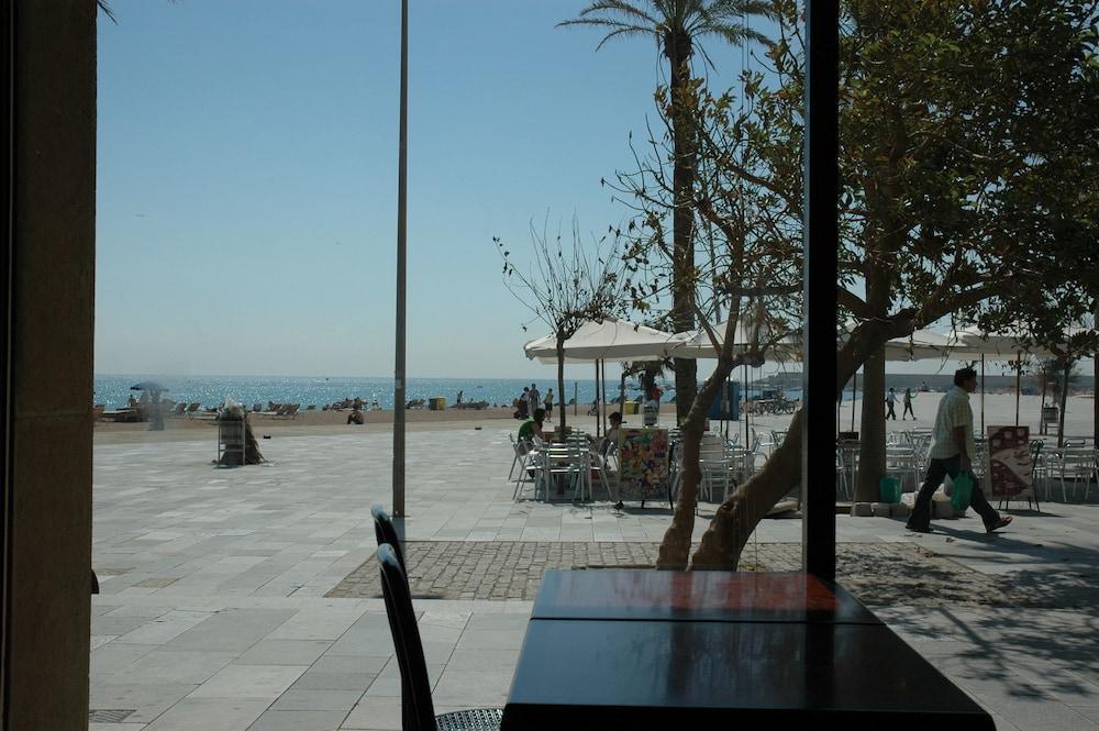 Sea Hostel Барселона Екстериор снимка